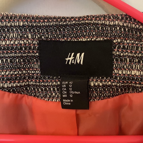 H&M metallic jacket. Rarely worn. Almost new. Size 12. - Picture 3 of 4